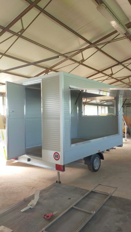 Realizzazione Tecno's · autonegozio o food trailer su misura (foto 039)